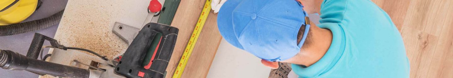 flooring-contractor-at-work-2022-12-16-11-52-26-utc.jpg